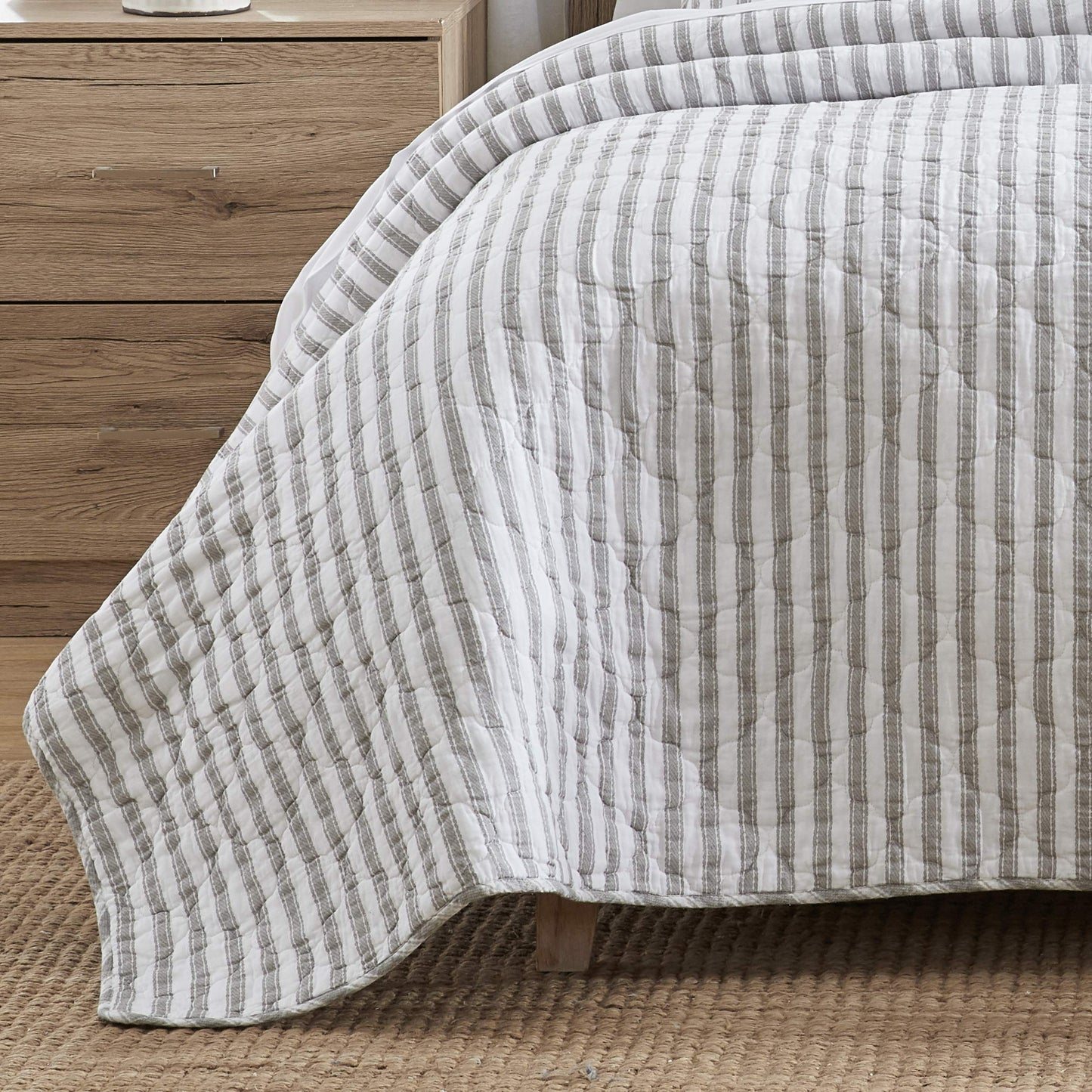 Stone Cottage | Willow Way Collection | Quilt Set - 100% Cotton, Ultra-Soft & Reversible Bedding with Matching Sham, Pre-Washed for Extra Comfort, Twin, Grey